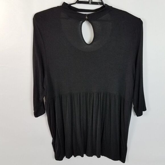 SIGNATURE STUDIO Women's SIZE 3X Black PULLOVER 3/4 SLEEVE Top CHOKER SCOOP NECK - Picture 2 of 7